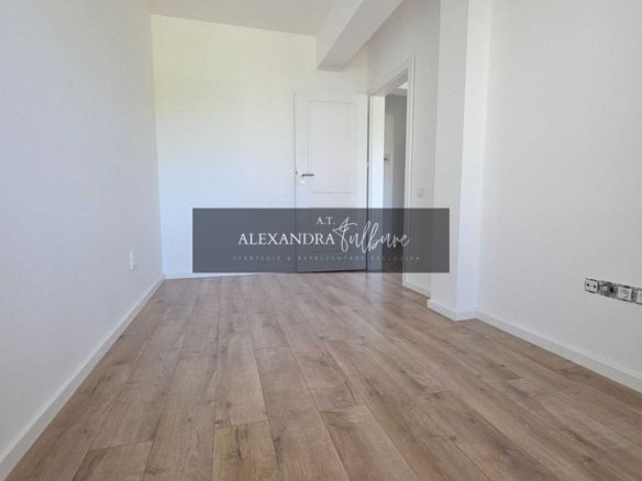 Apartament 2 camere, balcon, etaj intermediar, Terra - foto 2