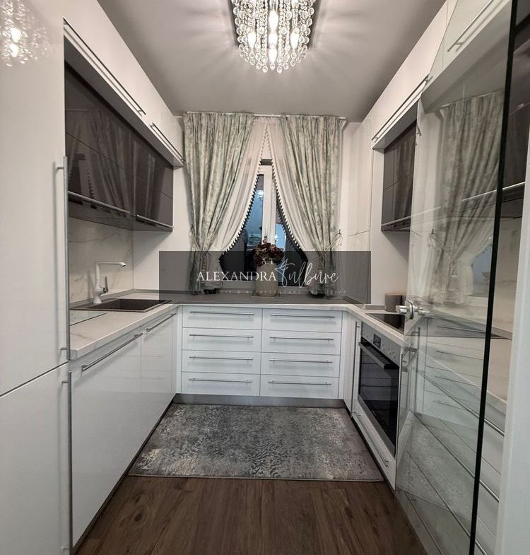 Apartament 3 camere decomandate, 2 bai,balcon, etaj intermediar, garaj - foto 6