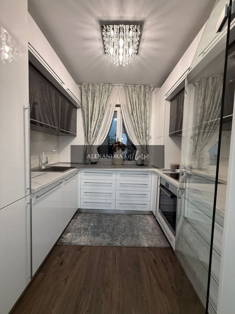 Apartament 3 camere decomandate, 2 bai,balcon, etaj intermediar, garaj - foto 6
