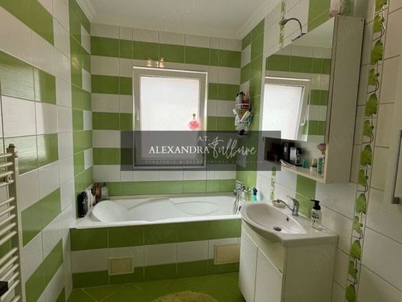 Apartament 2 camere decomandate, balcon, etaj intermediar, parcare - foto 3
