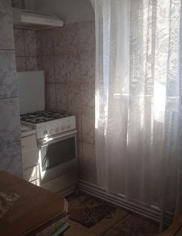 De inchiriat apartament cu 2 camere, Micro 20, 350 Euro - foto 6