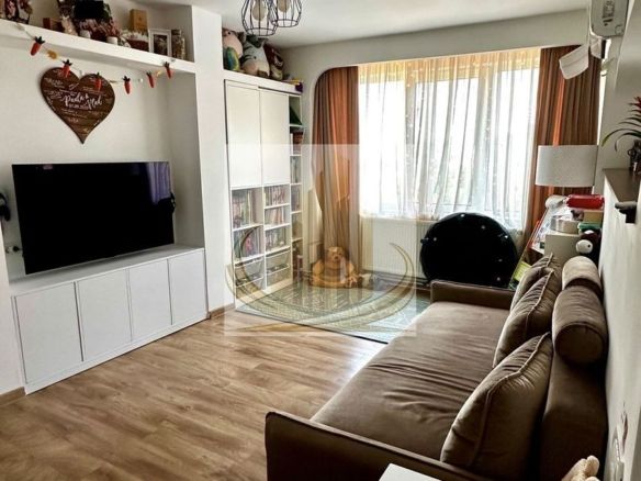 Apartament cu 4 camere si 2 bai | 84 mp | decomandat | zonă centrală - Imagine principala