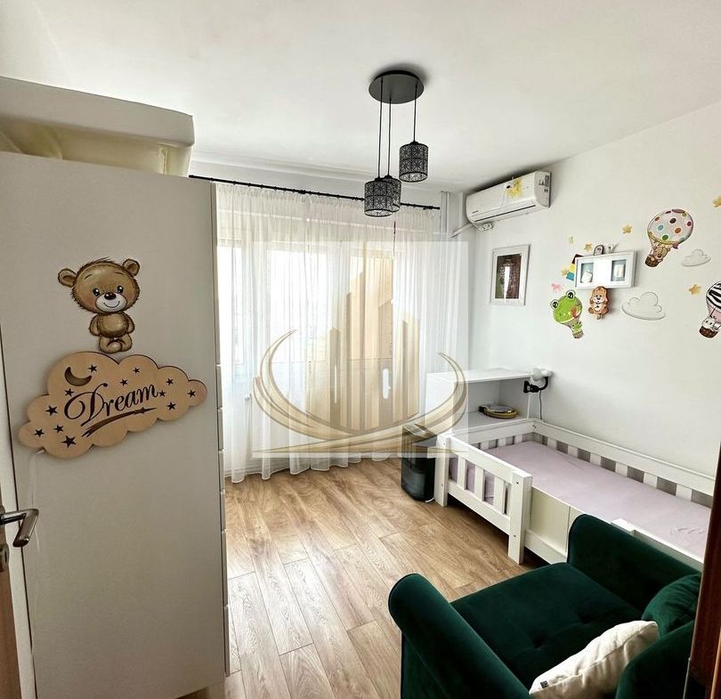 Apartament cu 4 camere si 2 bai | 84 mp | decomandat | zonă centrală - foto 3