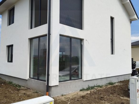 Casa premium 4 camere la alb teren de 310 mp 124 mp utili în Cristian - Imagine principala