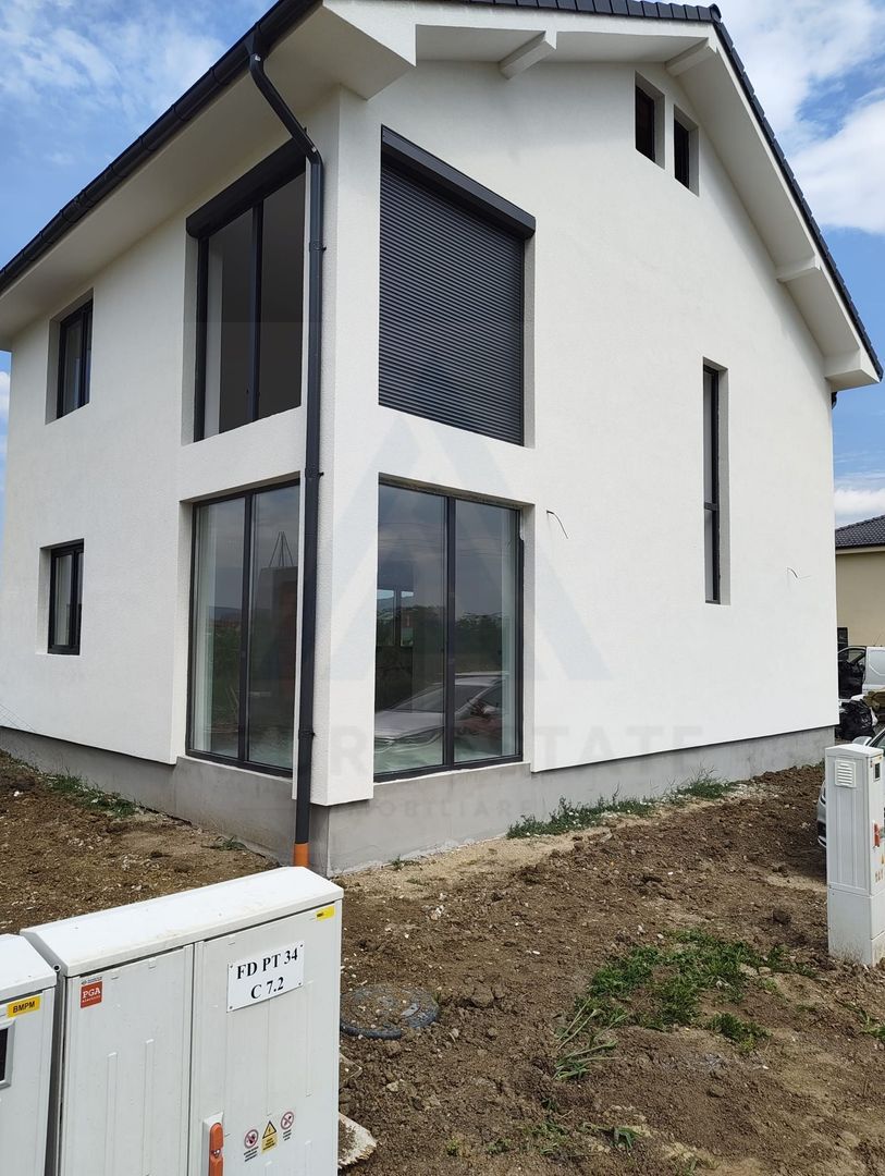 Casa premium 4 camere la alb teren de 310 mp 124 mp utili în Cristian - Imagine principala