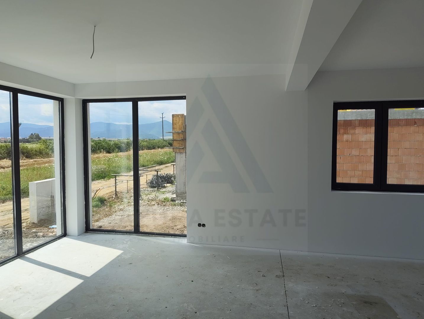 Casa premium 4 camere la alb teren de 310 mp 124 mp utili în Cristian - foto 5