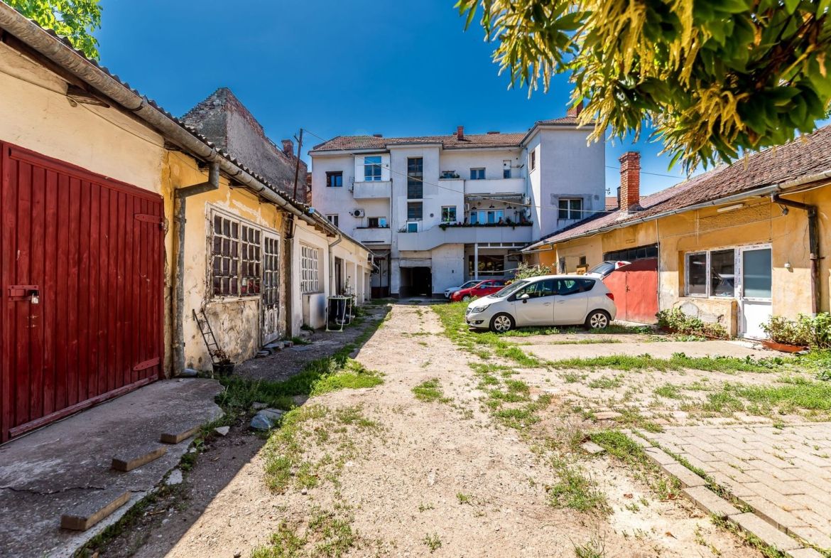 Apartament în centru cu acces auto și garaj propriu - foto 7