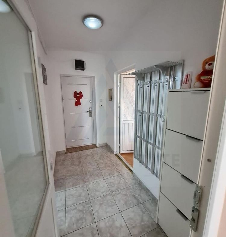 Apartament 1 camera 41 mp utili pivnita si balcon inchis Turnisor - foto 8