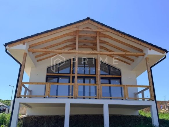 Vilă chalet modern cu perete panoramic de sticlă - Livezeni, Mureș - Imagine principala
