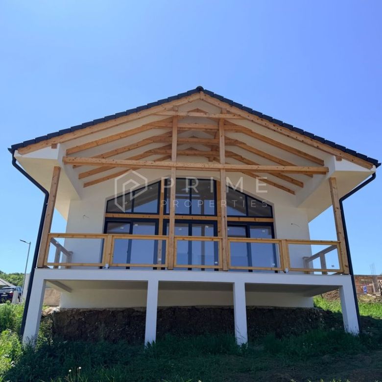 Vilă chalet modern cu perete panoramic de sticlă - Livezeni, Mureș - Imagine principala