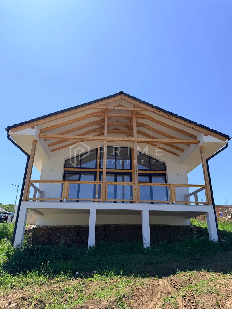 Vilă chalet modern cu perete panoramic de sticlă - Livezeni, Mureș - Imagine principala