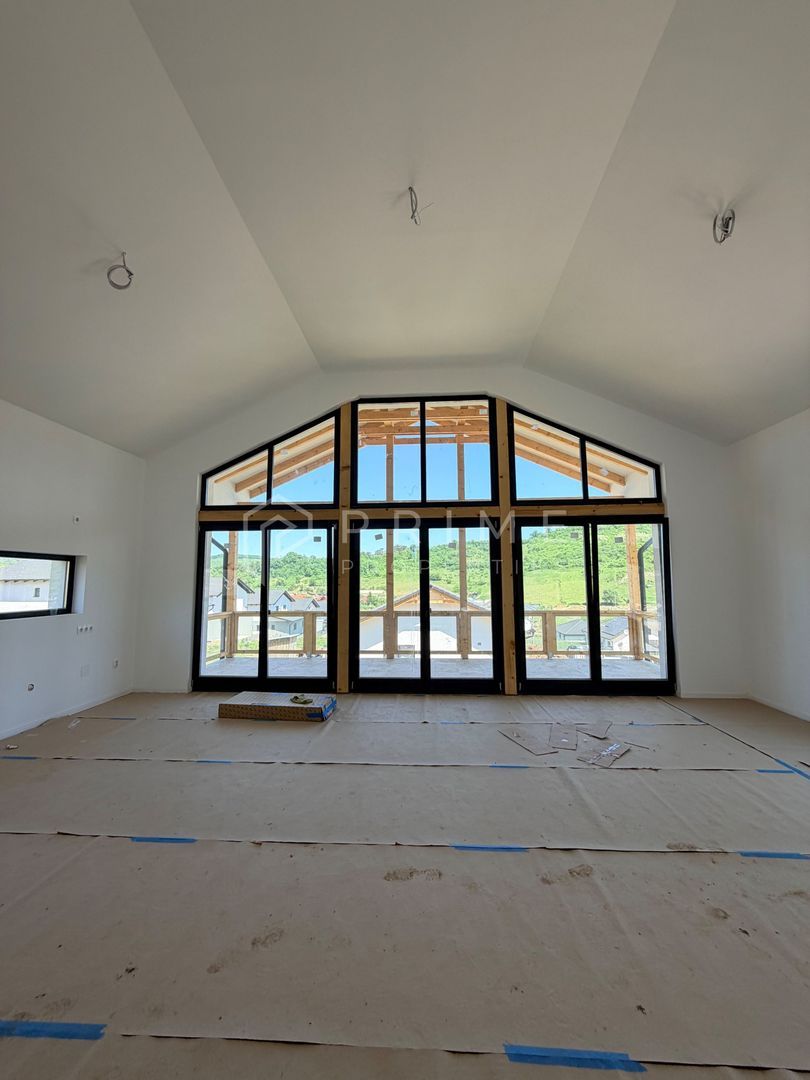 Vilă chalet modern cu perete panoramic de sticlă - Livezeni, Mureș - foto 4