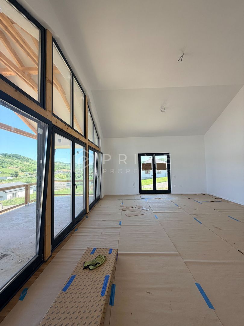 Vilă chalet modern cu perete panoramic de sticlă - Livezeni, Mureș - foto 6