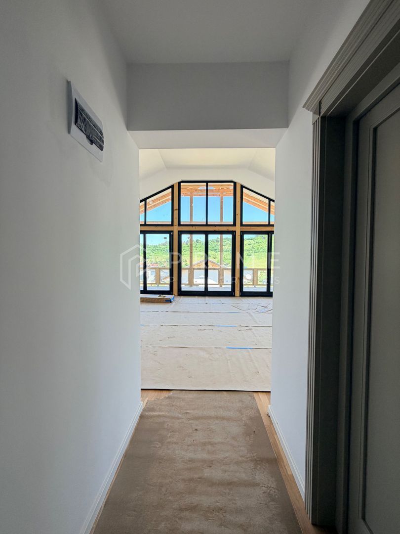Vilă chalet modern cu perete panoramic de sticlă - Livezeni, Mureș - foto 7