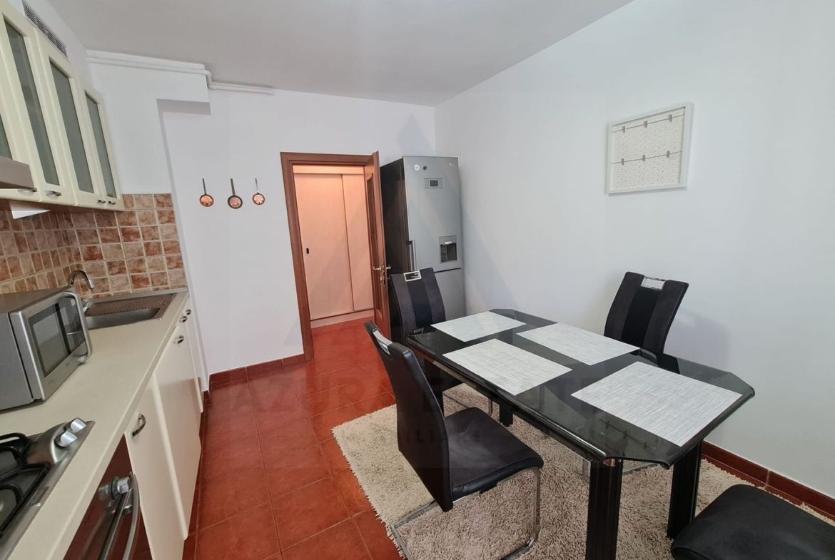 Apartament 3 camere 100 mp utili 2 bai 2 balcoane etaj 2 zona Centrala - foto 4