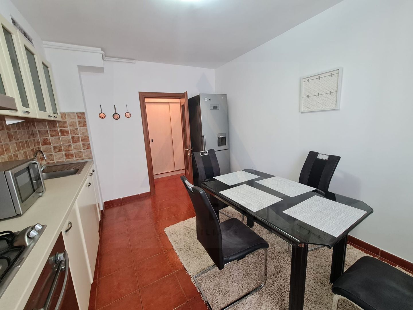 Apartament 3 camere 100 mp utili 2 bai 2 balcoane etaj 2 zona Centrala - foto 4