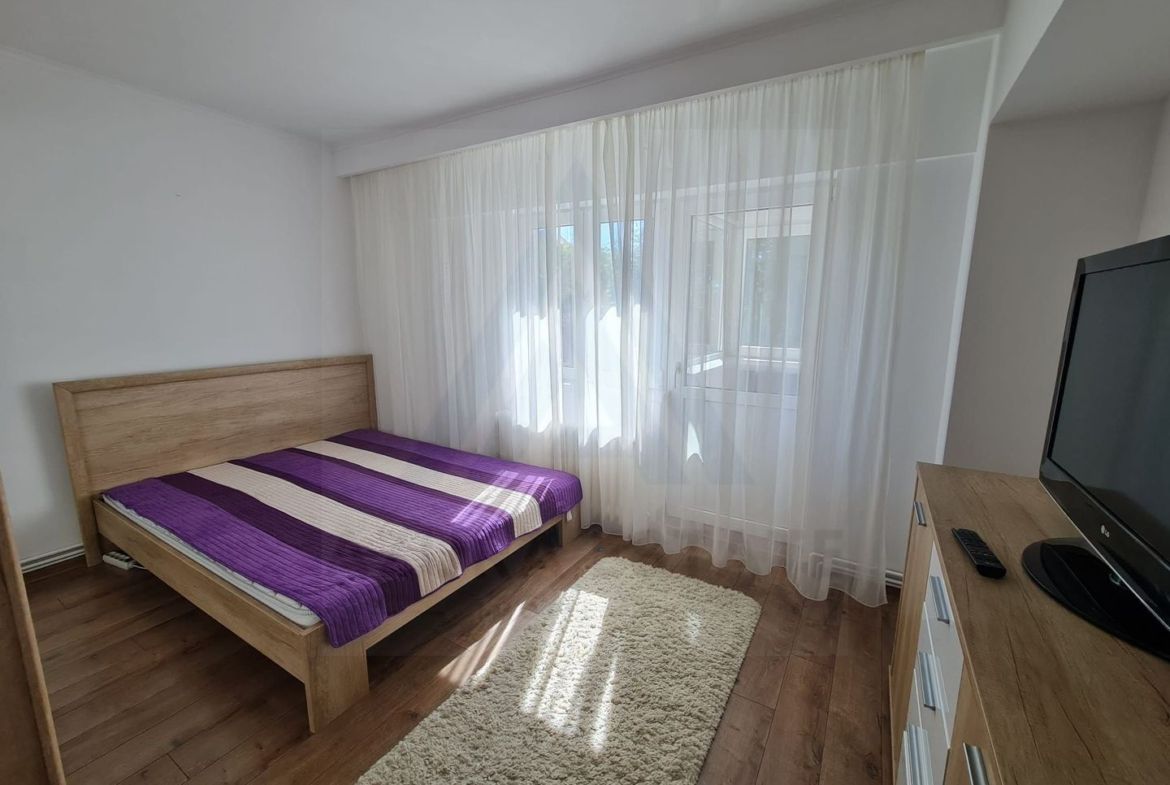 Apartament 3 camere 100 mp utili 2 bai 2 balcoane etaj 2 zona Centrala - foto 5