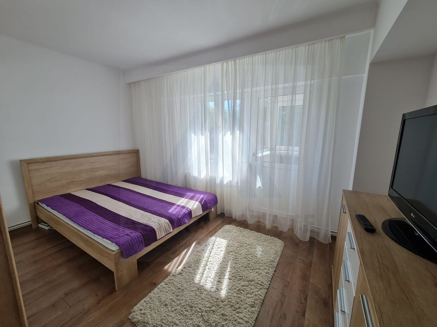 Apartament 3 camere 100 mp utili 2 bai 2 balcoane etaj 2 zona Centrala - foto 5