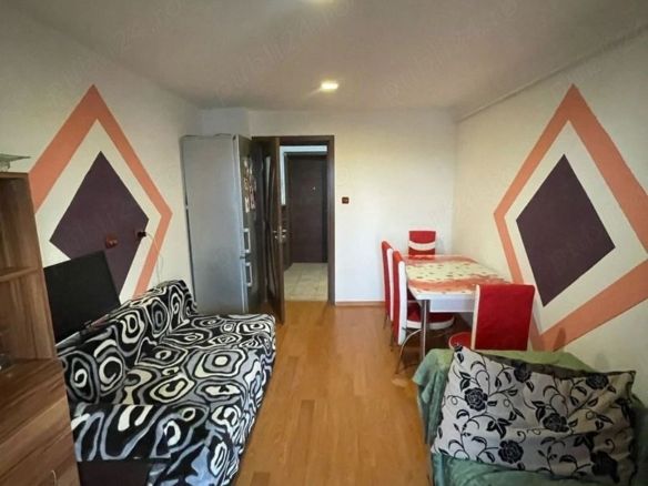 De inchiriat apartament 3 camere 84 mp, 3000 lei - foto 3