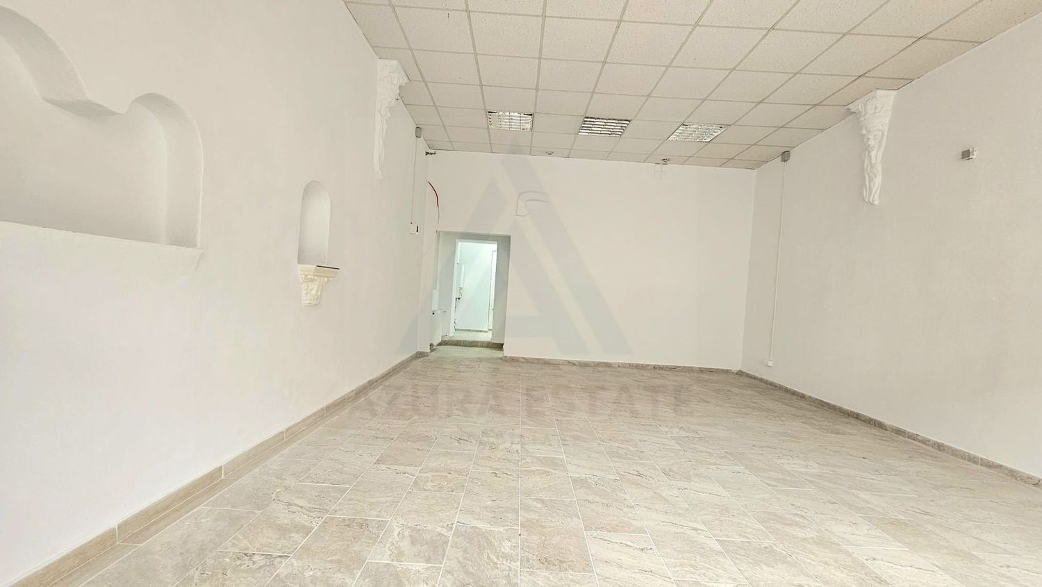 Spațiu Comercial Ultracentral  Zona 9 Mai  Trafic Pietonal Intens - Imagine principala