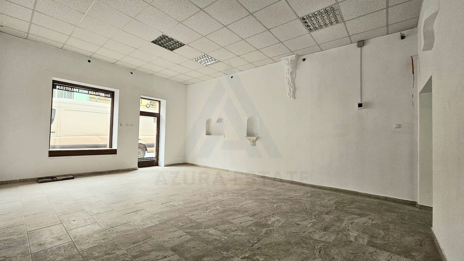 Spațiu Comercial Ultracentral  Zona 9 Mai  Trafic Pietonal Intens - foto 5