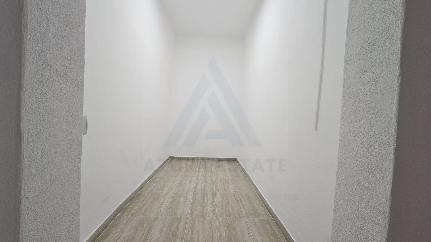 Spațiu Comercial Ultracentral  Zona 9 Mai  Trafic Pietonal Intens - foto 8