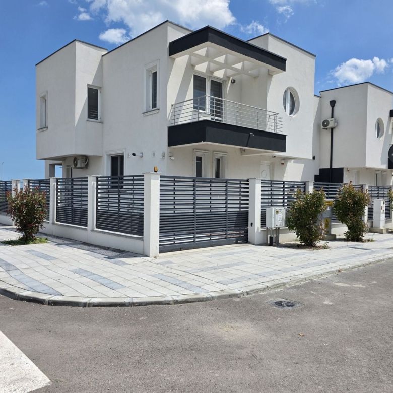 De închiriat – Vilă P+1 cu 4 camere, complet mobilată și utilată - Imagine principala