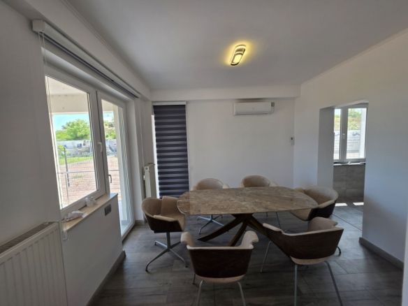 De închiriat – Vilă P+1 cu 4 camere, complet mobilată și utilată - foto 3