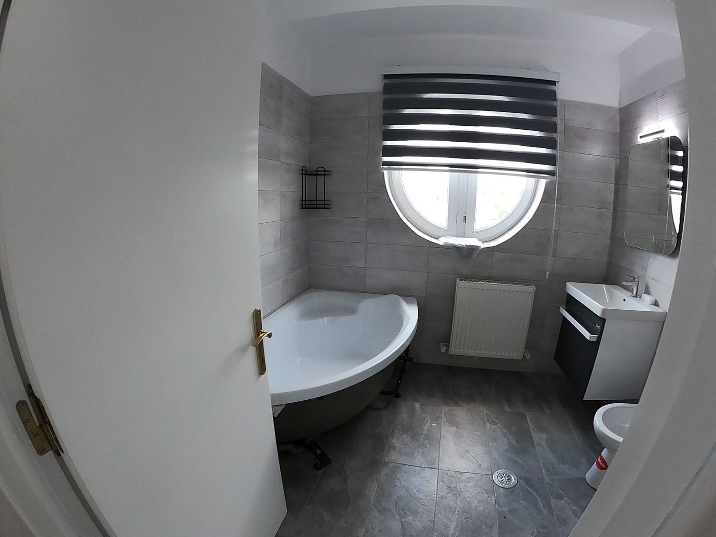 De închiriat – Vilă P+1 cu 4 camere, complet mobilată și utilată
