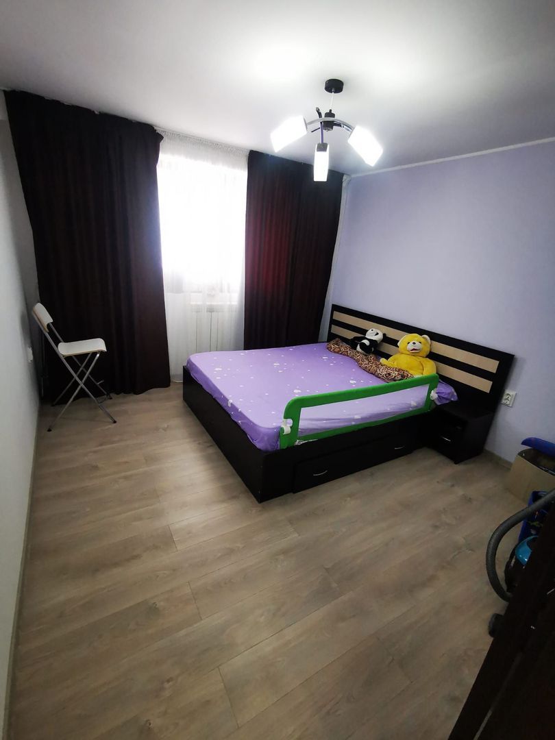 De vanzare apartament 3 camere, micro 39, 76.000 euro negociabil - Imagine principala