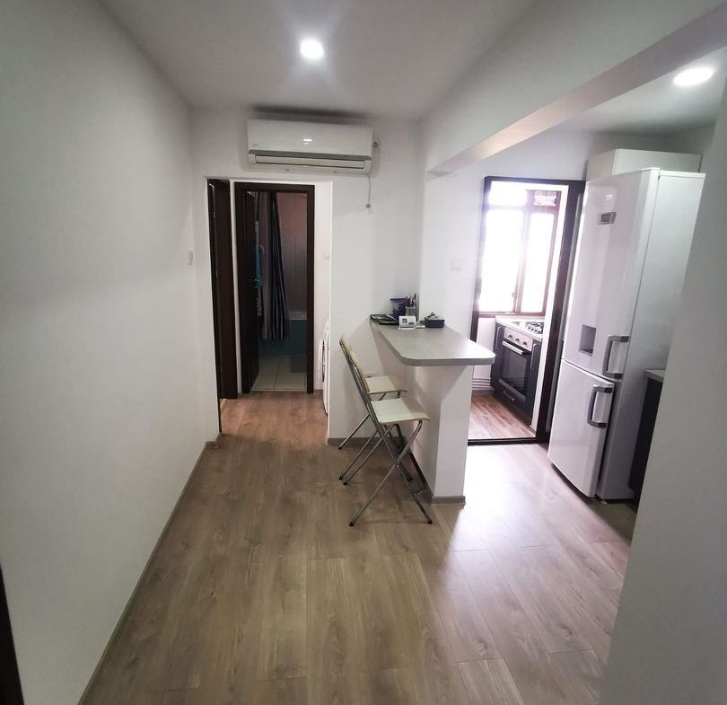 De vanzare apartament 3 camere, micro 39, 76.000 euro negociabil - foto 2