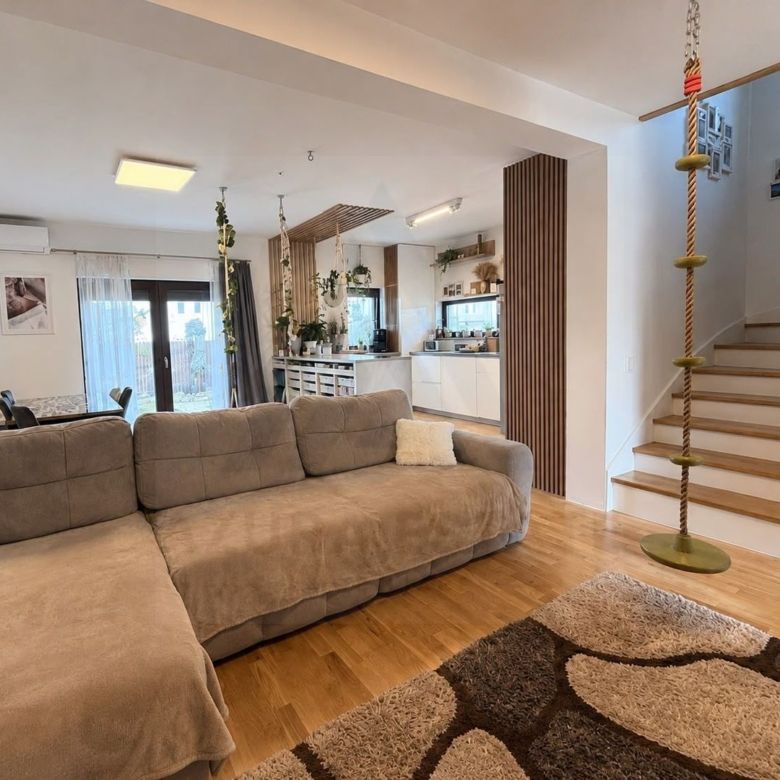 Casa individuala 117 mp utili 245 mp teren 3 dormitoare 2 bai Cristian - Imagine principala