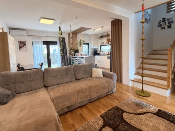 Casa individuala 117 mp utili 245 mp teren 3 dormitoare 2 bai Cristian - foto 2