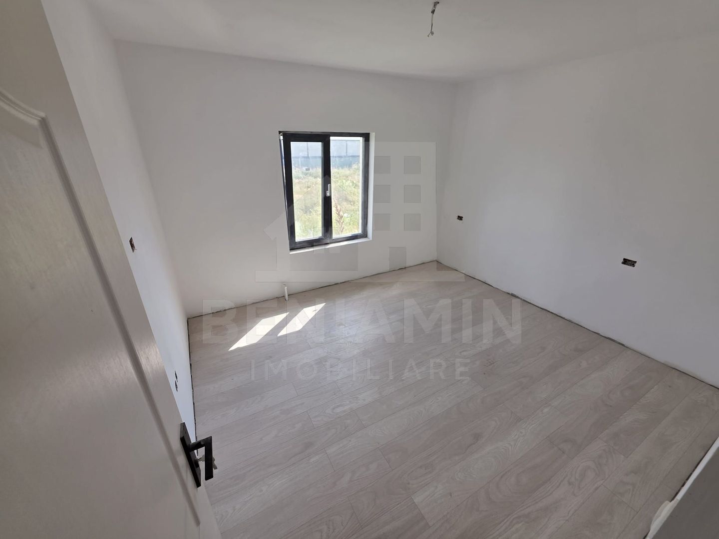 Casa 3 dormitoare-2 bai-Living si bucatarie-Damila-Selgros - foto 4 Casa 3 dormitoare-2 bai-Living si bucatarie-Damila-Selgros - foto 4