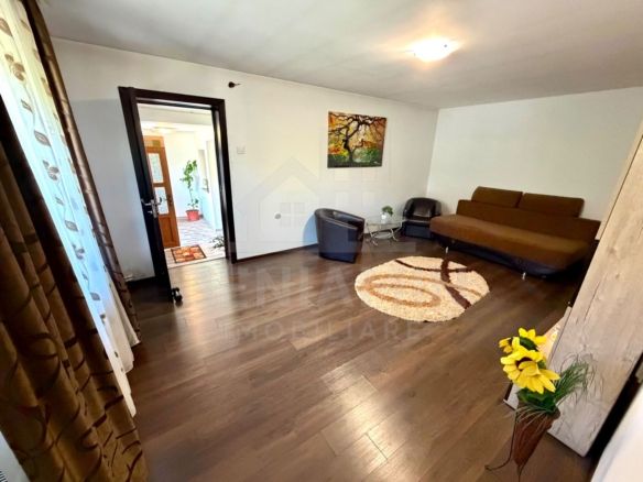 Romanesti pe Bulevard-Casa cu teren 546mp-Pozitie excelenta-Libera - foto 2