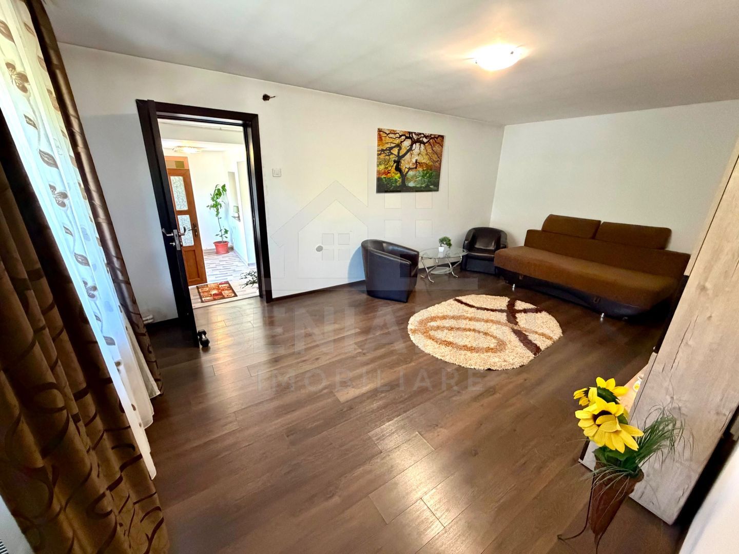 Romanesti pe Bulevard-Casa cu teren 546mp-Pozitie excelenta-Libera - foto 2
