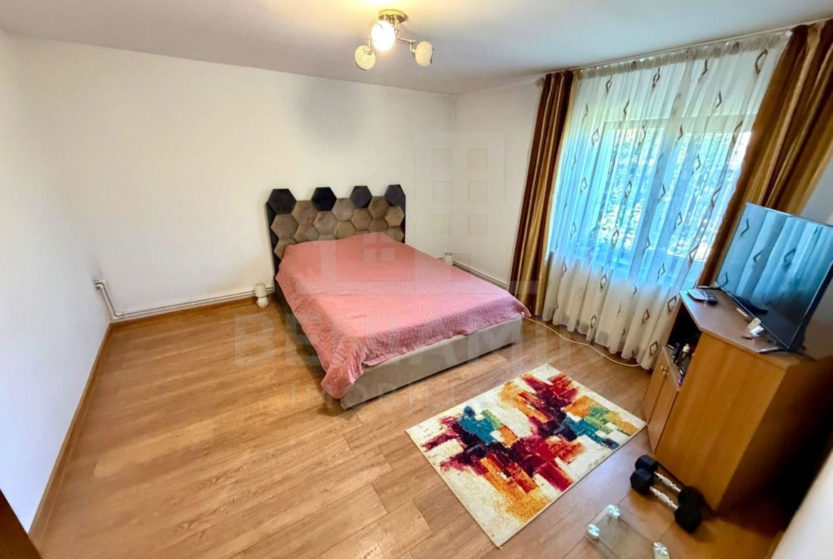 Romanesti pe Bulevard-Casa cu teren 546mp-Pozitie excelenta-Libera - foto 3