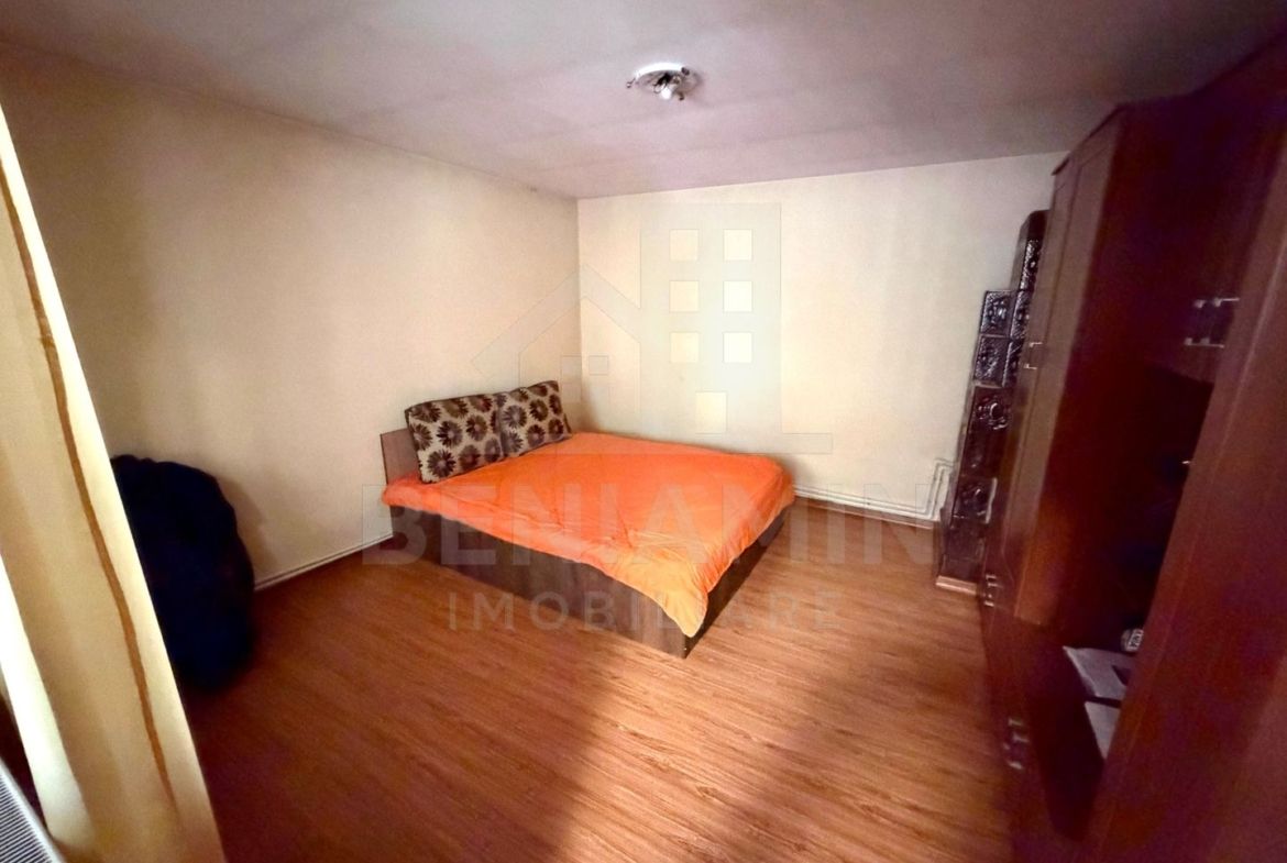 Romanesti pe Bulevard-Casa cu teren 546mp-Pozitie excelenta-Libera - foto 4
