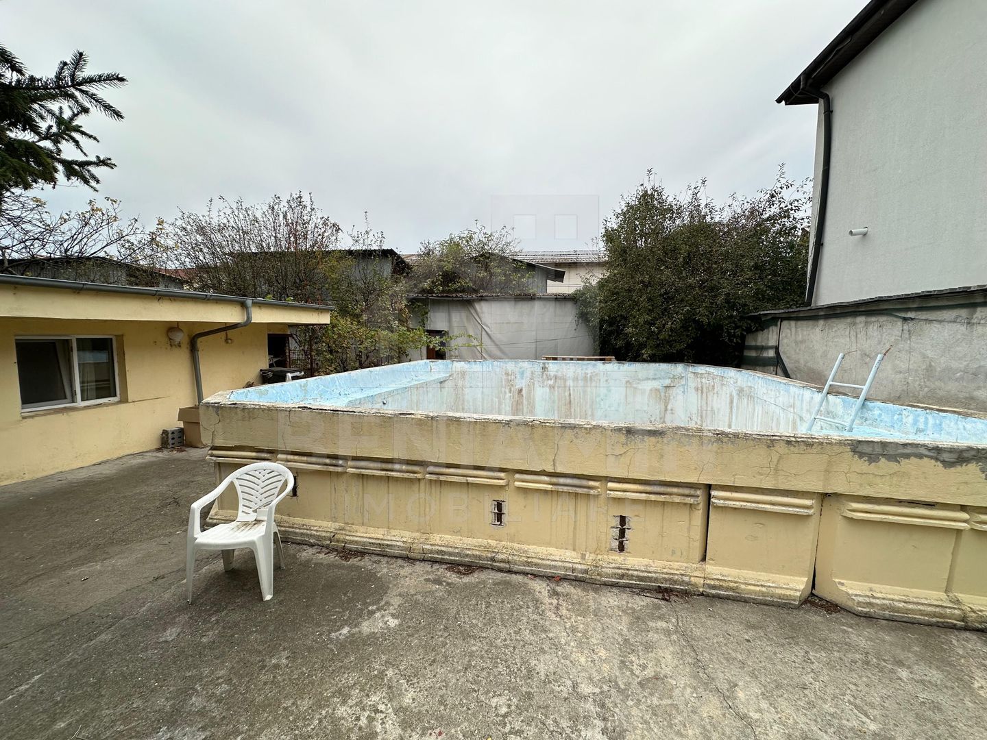 Casa P+M Ciuperca 615mp teren piscina deschidere 20ml disponibila - foto 2