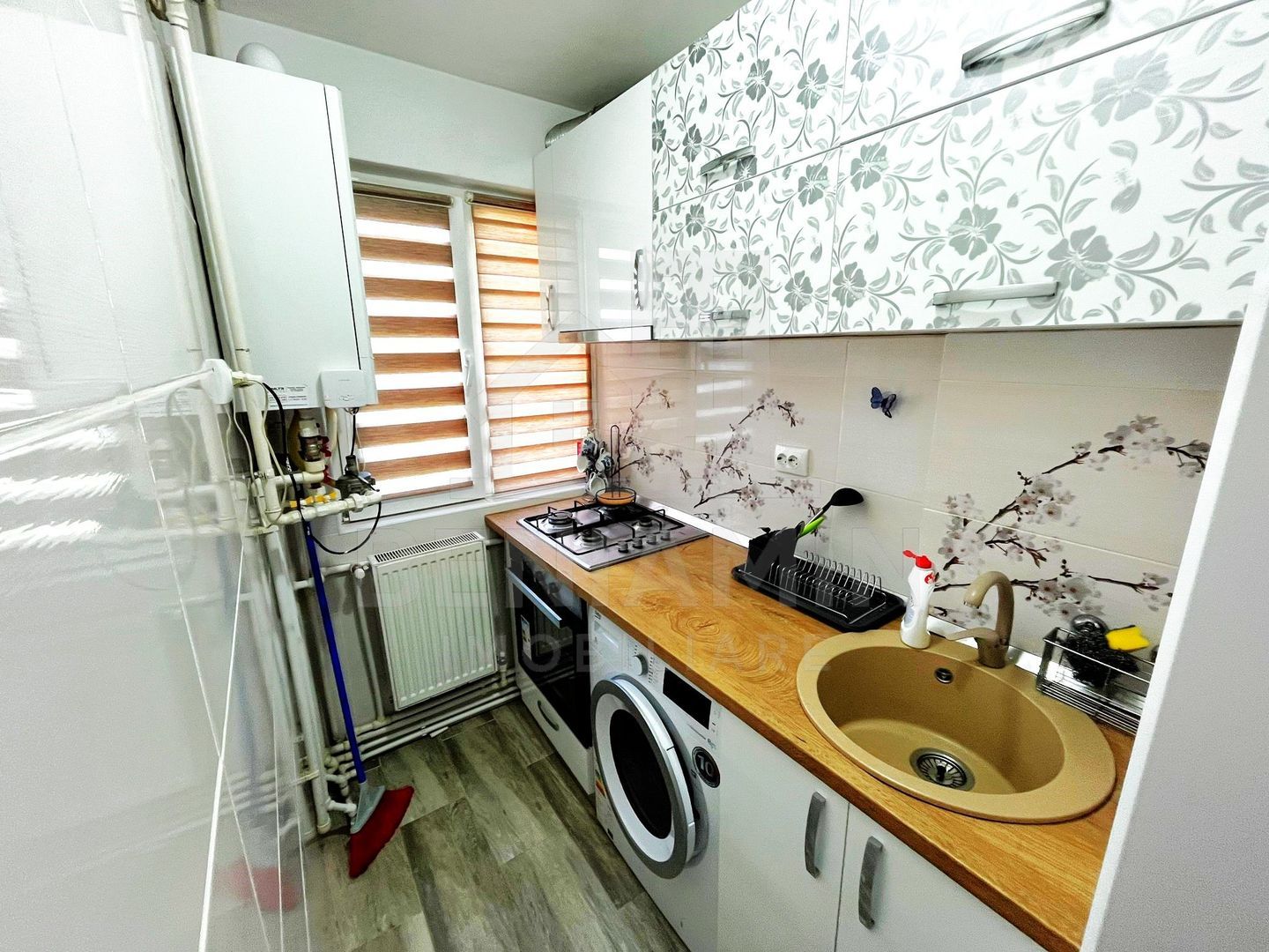 3 Camere-Mobilat-Utilat-Modern-Etaj 3- CT- Ideal Pentru Mutare Rapida - foto 6 3 Camere-Mobilat-Utilat-Modern-Etaj 3- CT- Ideal Pentru Mutare Rapida - foto 6