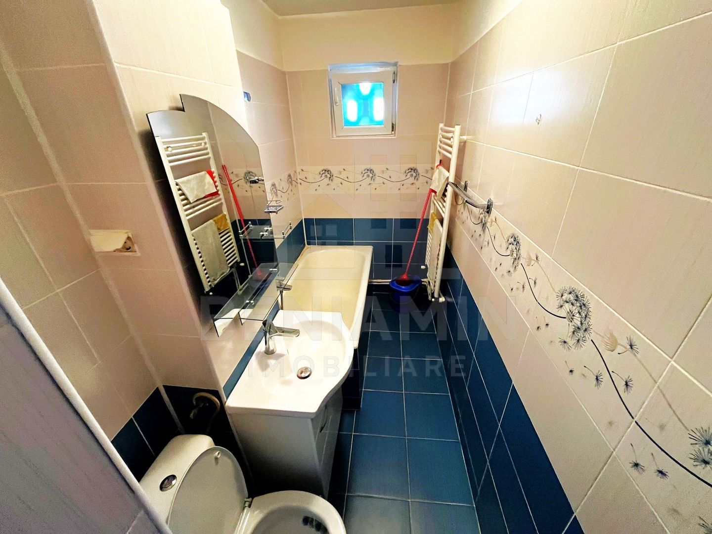 3 Camere-Mobilat-Utilat-Modern-Etaj 3- CT- Ideal Pentru Mutare Rapida - foto 7 3 Camere-Mobilat-Utilat-Modern-Etaj 3- CT- Ideal Pentru Mutare Rapida - foto 7