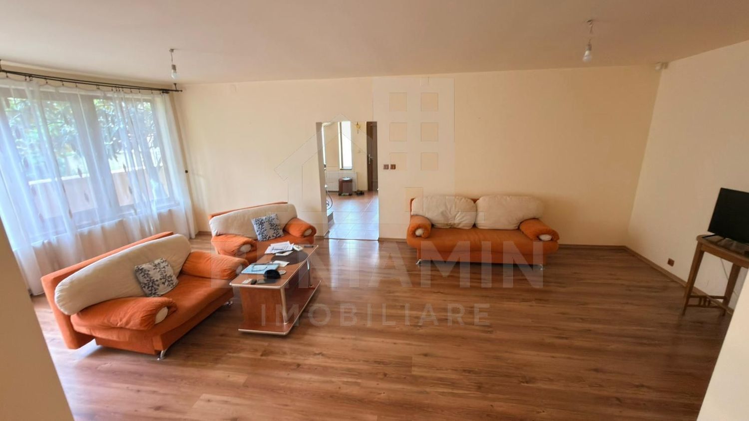Vila eleganta in zona Ford– Confort si intimitate pe alee privata - foto 2