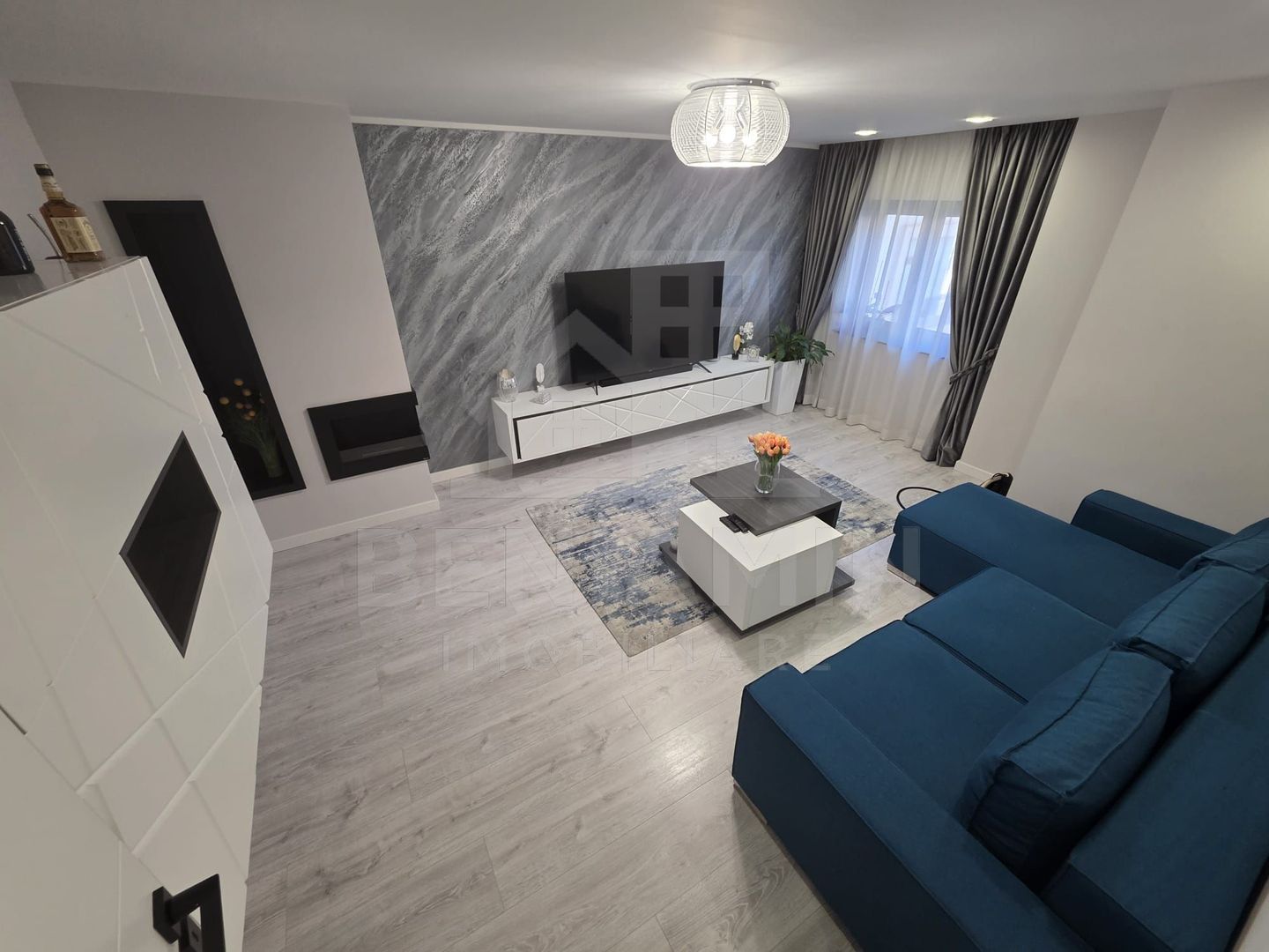 Trei camere decomandat ultra-renovat 2 bai Mcdonalds etaj 2 - foto 2