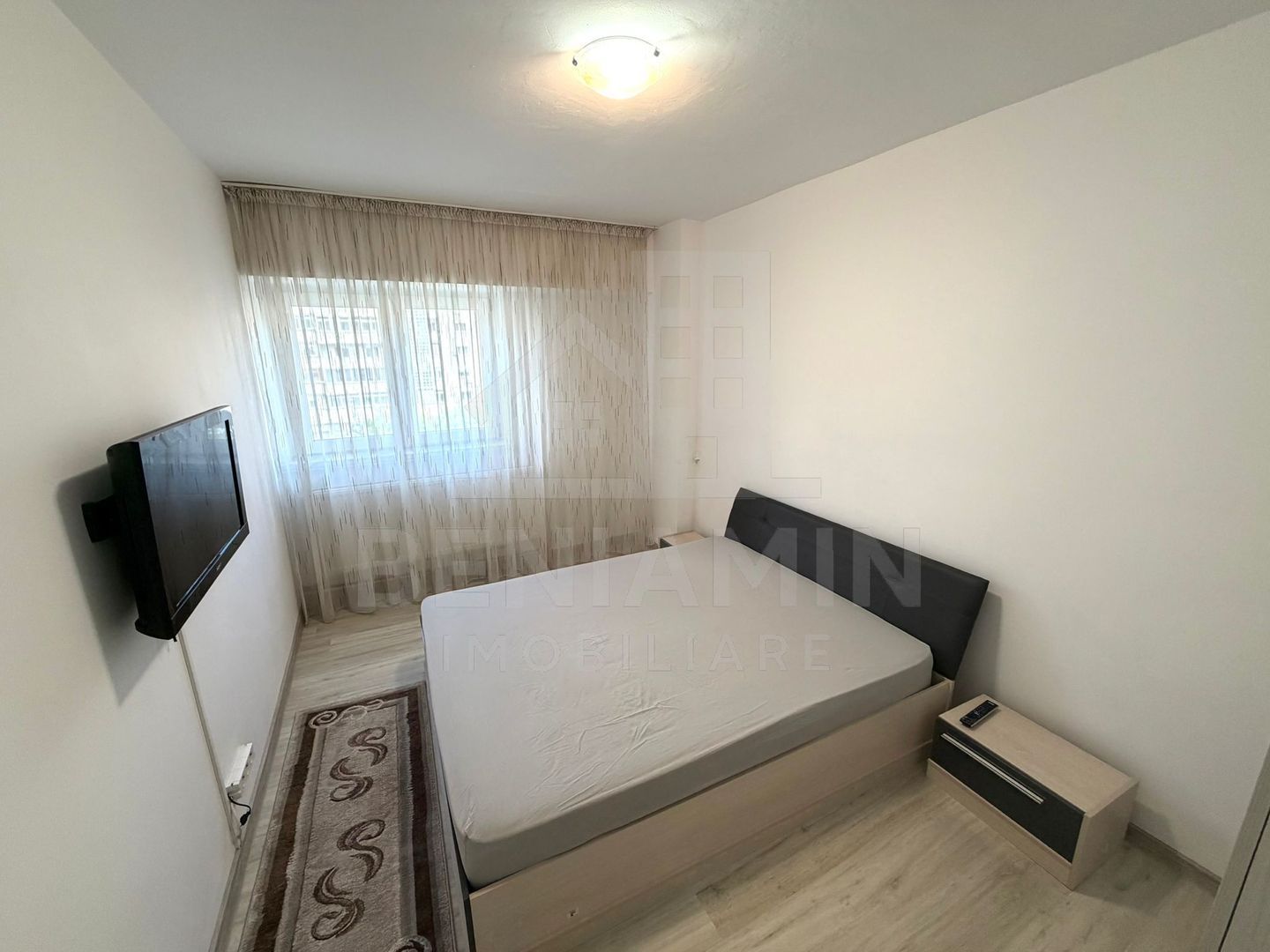 Apartament cu 2 camere decomandat Calea Bucuresti - Patria - foto 4 Apartament cu 2 camere decomandat Calea Bucuresti - Patria - foto 4
