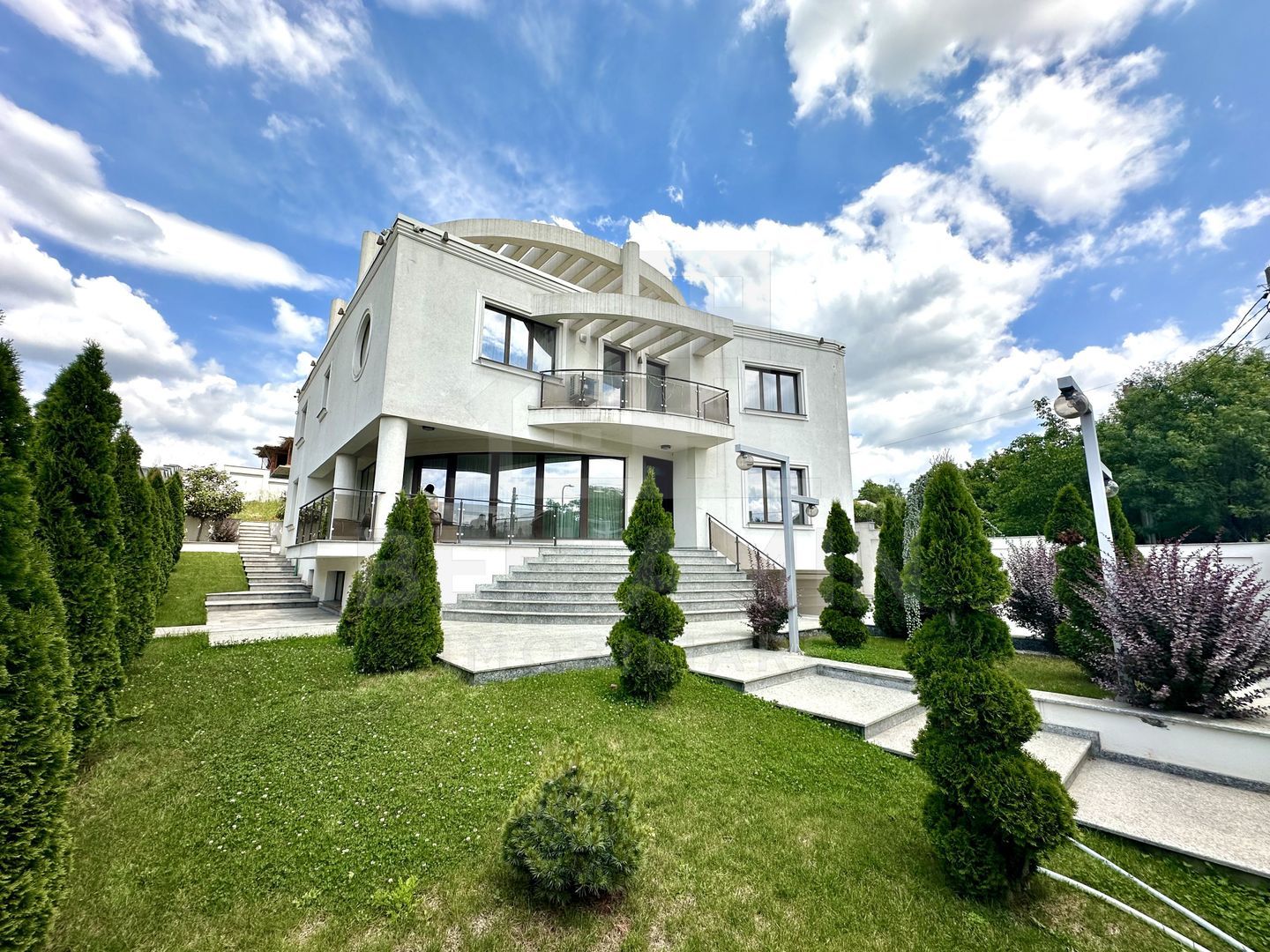 Vila impunatoare -Lux -Panoramic D+P+2 Hanul Doctorului 550mp util - Imagine principala