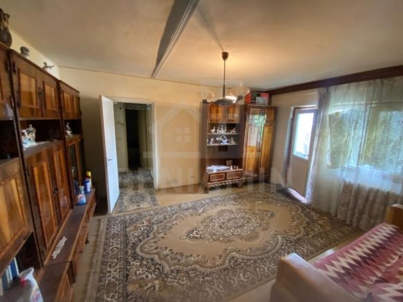 Apartament 2 camere semidecomandat spatios 56mp Rovine MOL - Imagine principala