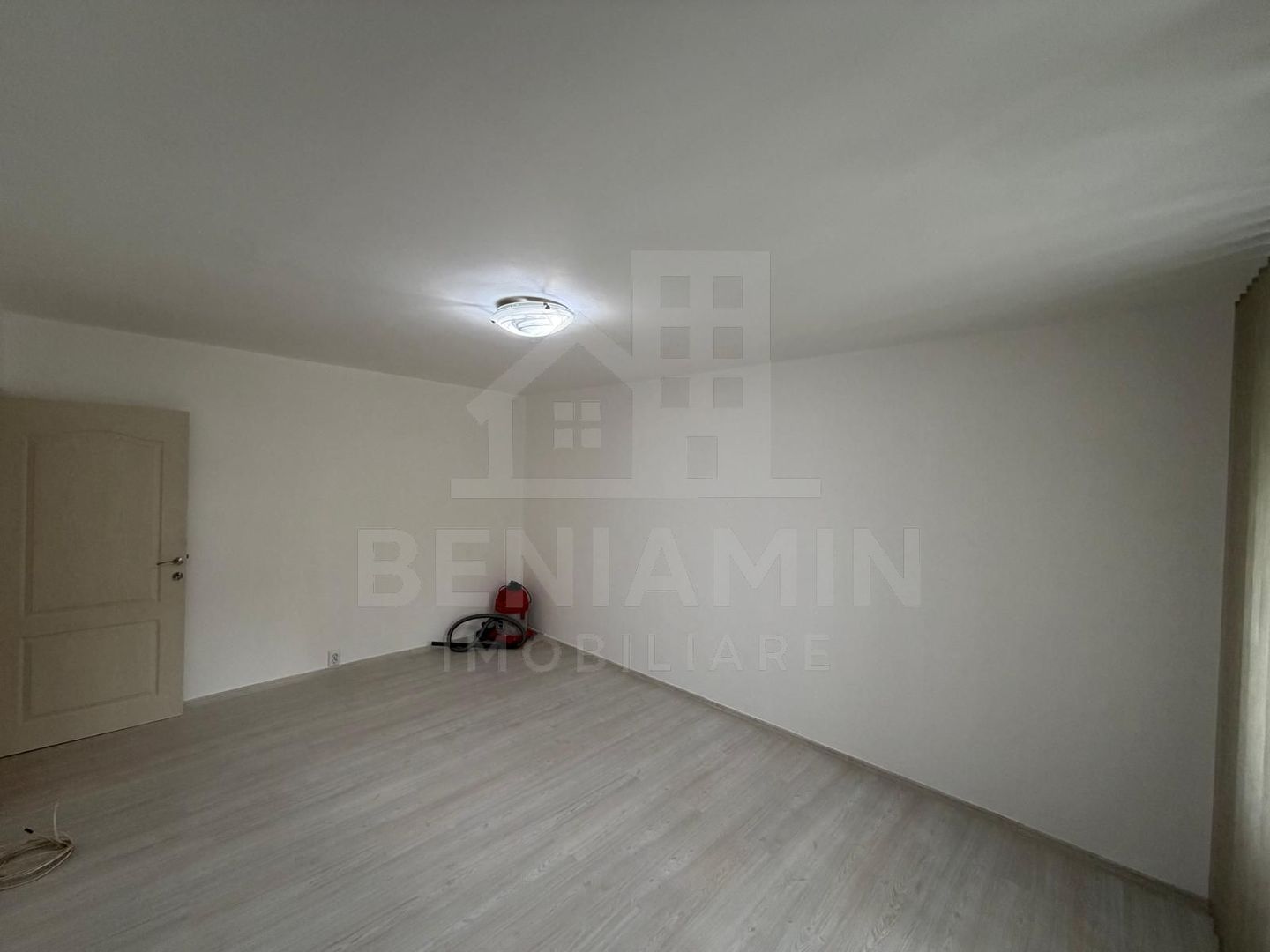 2 camere decomandat - etaj 2 - 52mp - teava de gaze - Sarari - foto 2