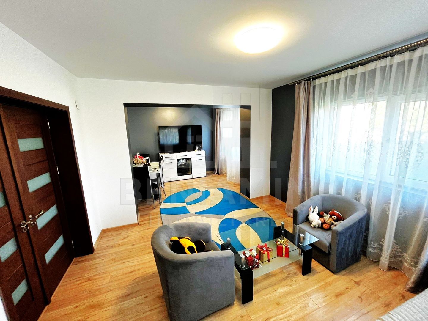 Casa P+1-Toate Utilitatile-3 Dormitoare-2 Bai-680mp Teren-Mobilata - foto 2