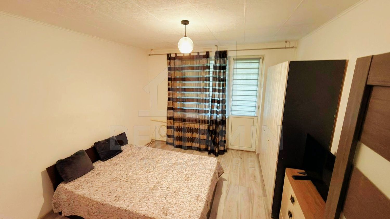 Apartament-2 camere-Calea-Bucuresti-(Zona Kasho)-Vedere panoramic - foto 2