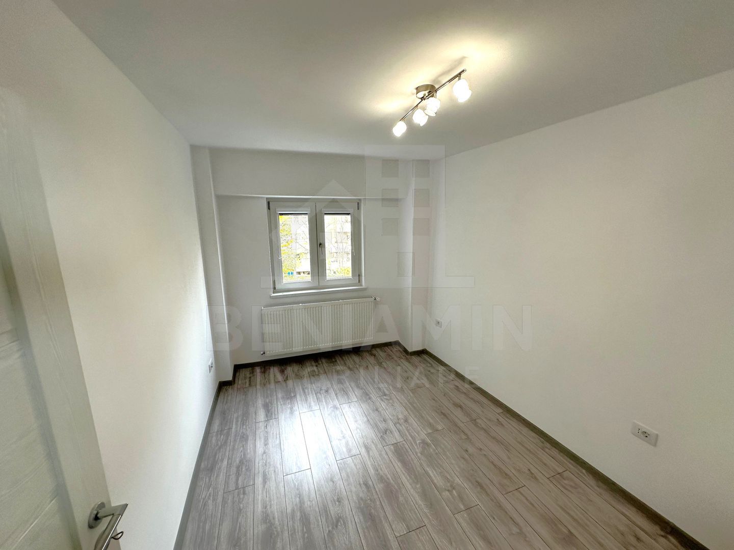 Ultracentral-4 Camere-Lux-Mobilat-Utilat-Etaj 1-CT-Disponibil imediat - foto 7